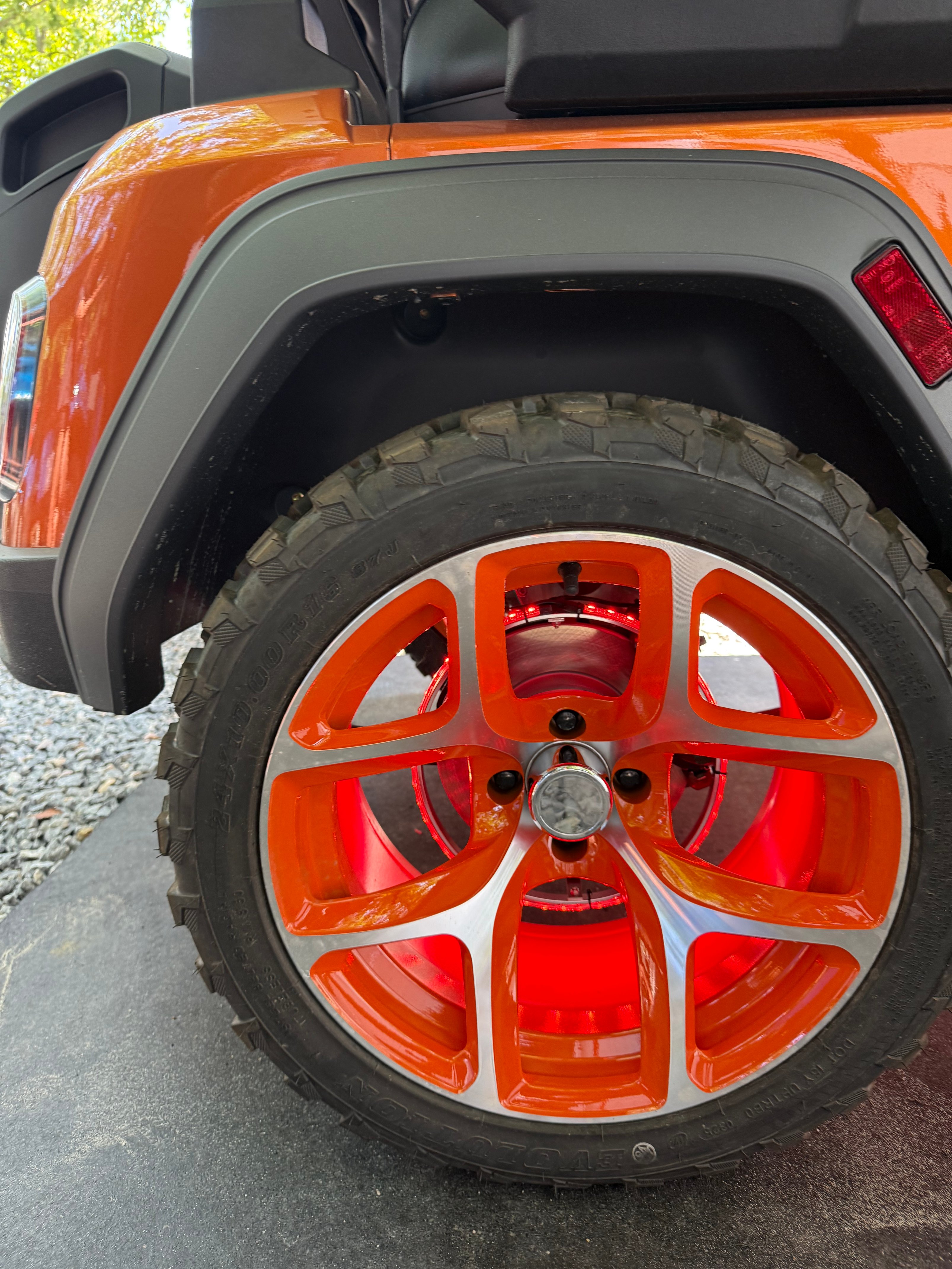 EPIC with Evolution XT4 Rims wheel lights